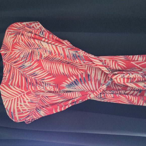 Red Leaf Print Tie Flowy Dress - Picture 6 of 7